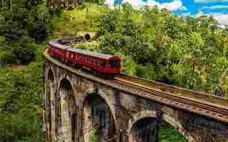 Ella scenic train journey Sri Lanka